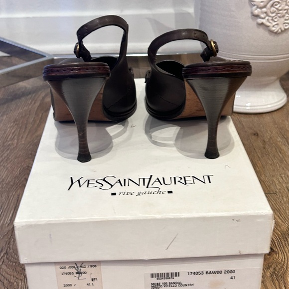 Yves Saint Laurent brown leather sandals - Picture 4 of 16